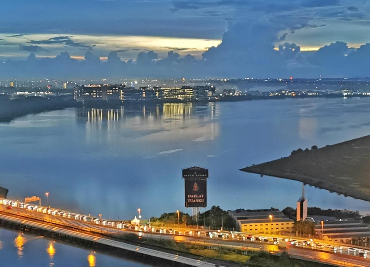 Yussy 2 Bedrooms Condo At R&F Princess Cove Johor Bahru Exterior photo