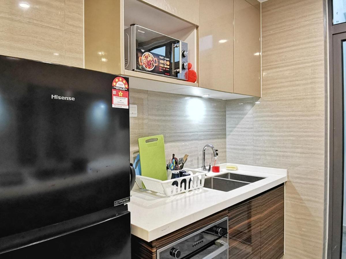 Yussy 2 Bedrooms Condo At R&F Princess Cove Johor Bahru Exterior photo